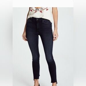 MOTHER Denim Stunner Zip Two Step Fray
Size 26